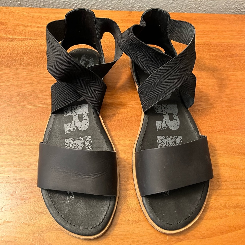 Sorel Ella II Sandals 10.5 but run small***